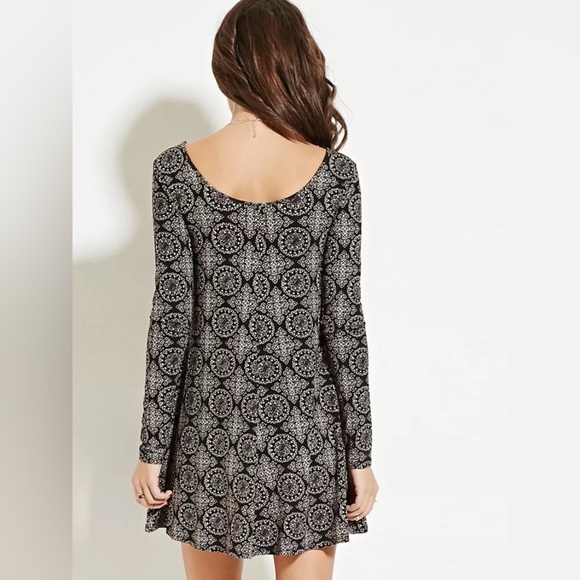 Forever 21 Black Long Sleeve Sheath Dress with Intricate Pattern - Picture 4 of 7